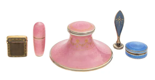 Lot i sølv og emalje 