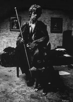 "Odd Nerdrum med hund"