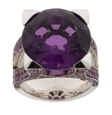 "Picadilly" ring i hvitt gull