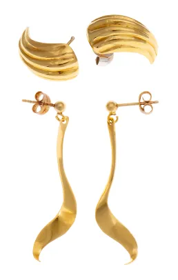 To par ørepynt i gull