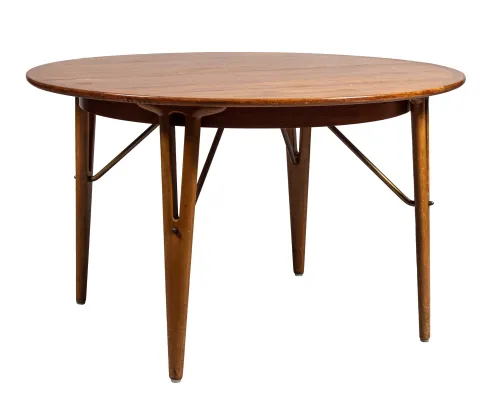 Form spisebord med stoler