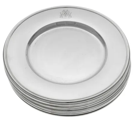 Dekketallerkener i sølv