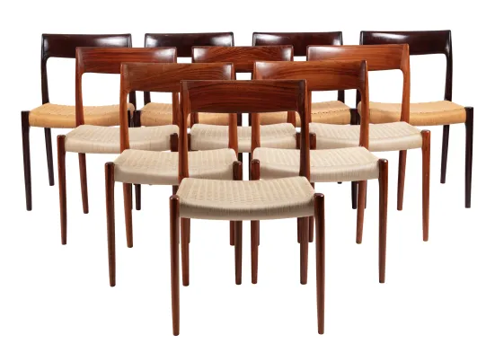 Spisebord samt 10 stoler