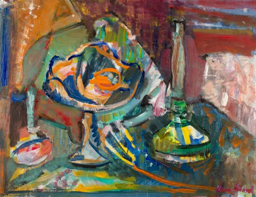 Vase og frukt på atelierbordet