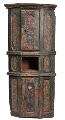 Hjørneskap med sprang