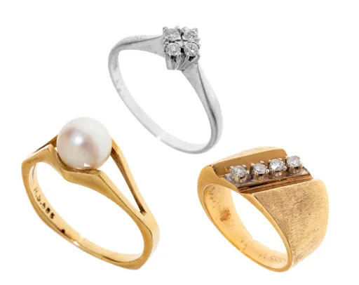 Lot med 3 ringer i gull