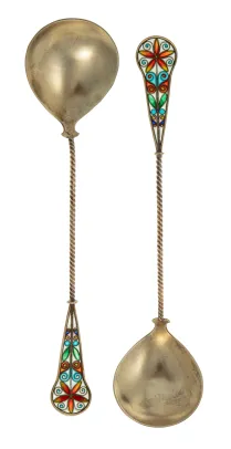 Et par serveringsskjeer