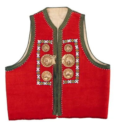 Bunadsvest med søljer og spenne