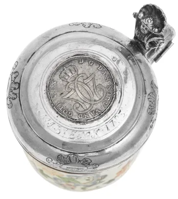 Krus med lokk i sølv