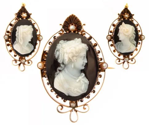 SETT MED KAMÉ ANHENG/BROSJE OG ØREPYNT