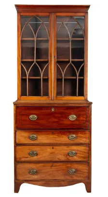 SKATOLL MED VITRINESKAP