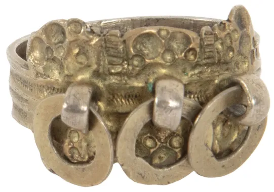 RING MED LØV